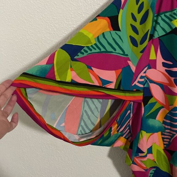NWT- Trina Turk- Rainforest Swim tunic cover-up- Size Medium - Picture 8 of 12